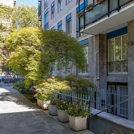 City Centre Apartment - 10 Minutes To Duomo - Free Wifi E Netflix Milan Exterior photo